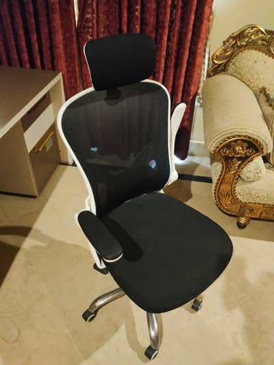 IMPORTED OFFICE CHAIR