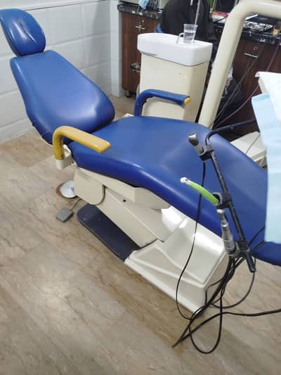 Dental Chair in good working condition. Neat and well-maintained. Seri