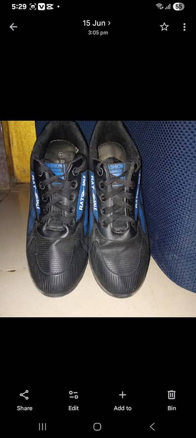 sports shoes