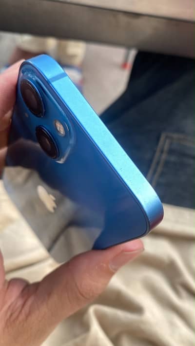 Apple iPhone 13