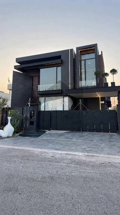 10 -Marla Affordable House Avaliable for Sale in Bahria Town Lahore Sector C