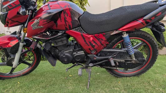 Honda cb 150f total genuine in new condition engine suspension 100%