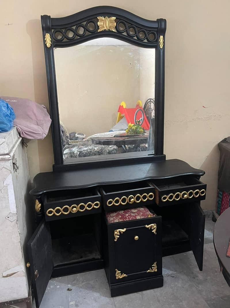 Dressing Table with Stool 3
