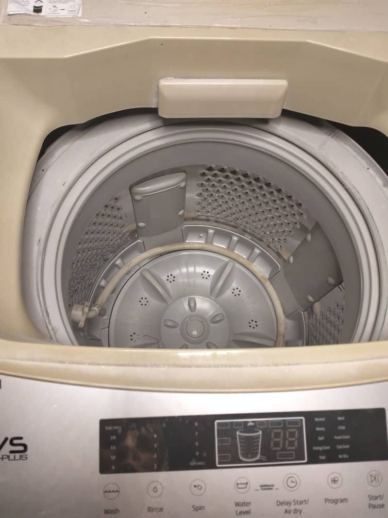 LVS Plus full automatic washing machine with several programs. 2