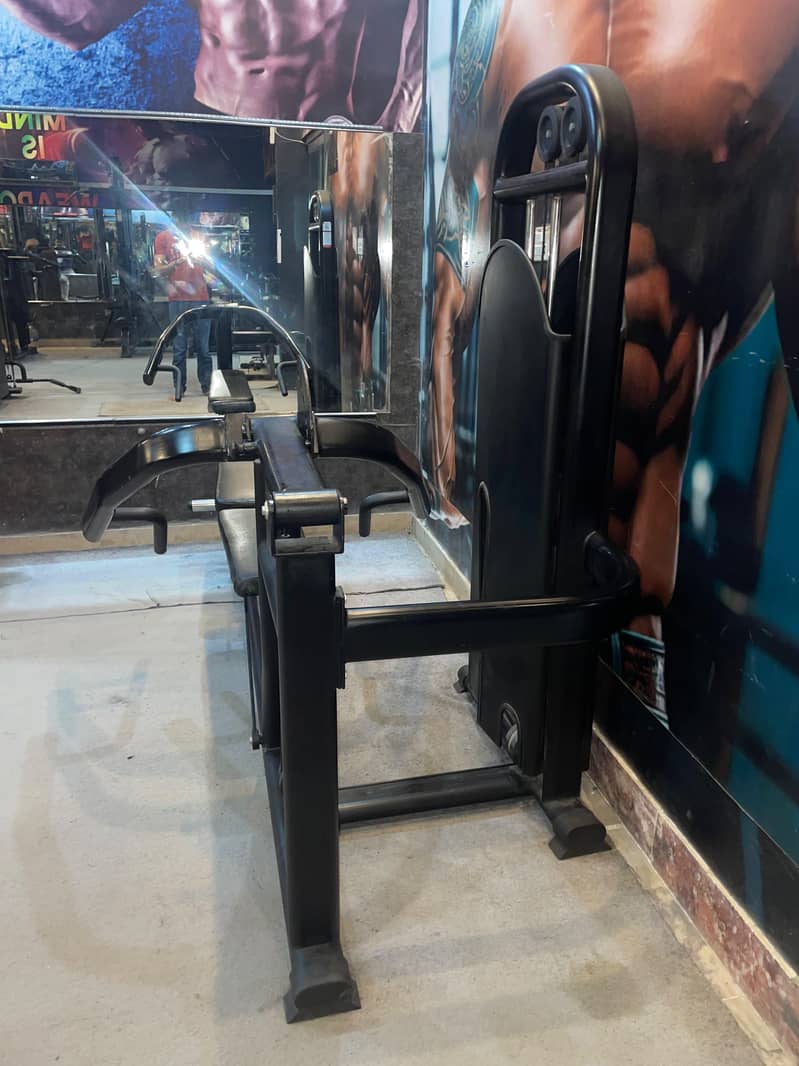 chest press commando 3