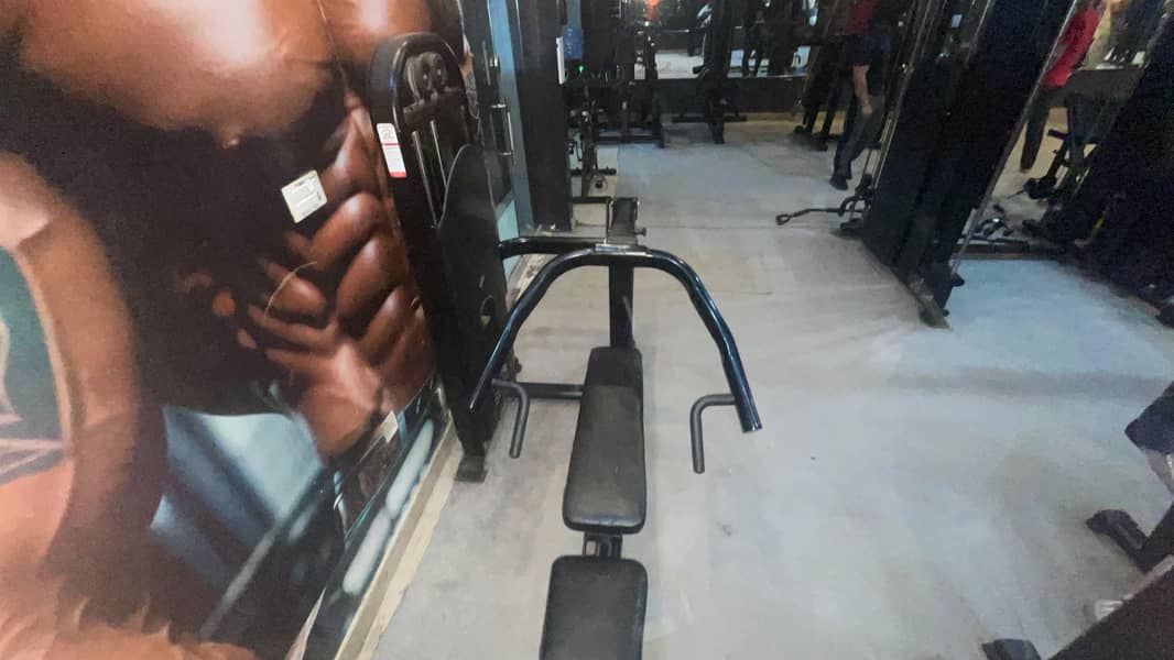 chest press commando 4
