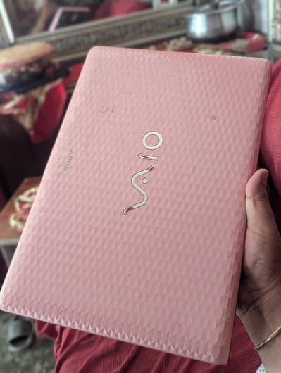 Sony laptop for sale 8-250 good condition only battery not working