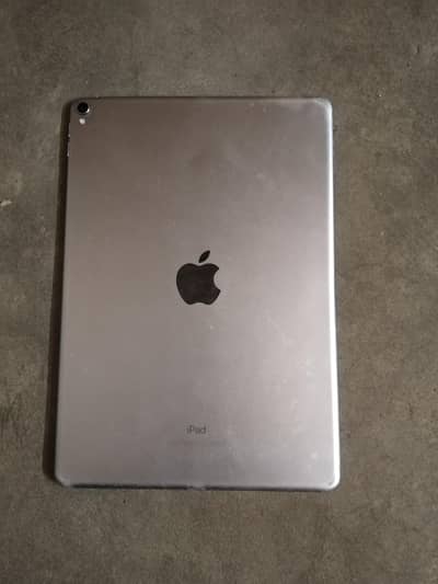 Apple iPhone iPadOS version 17.7. 4 iPad pro 512gb he or pubg fps60.90