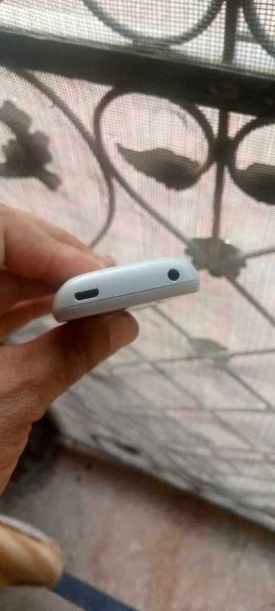 Nokia 210