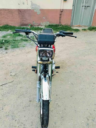 Altas Honda CG 125 Self Start Gold addition
