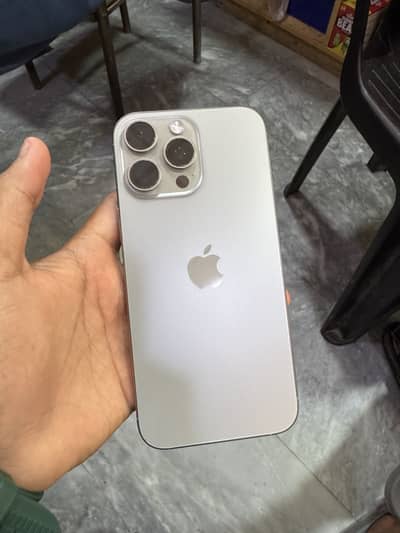 Apple iPhone 16 Pro Max
