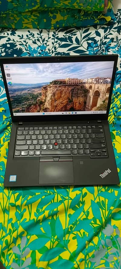 Lenovo T490 - i7 - 8th Generation - 512 NVME - 16GB Ram