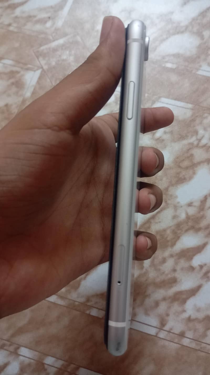 Apple iPhone XR 2