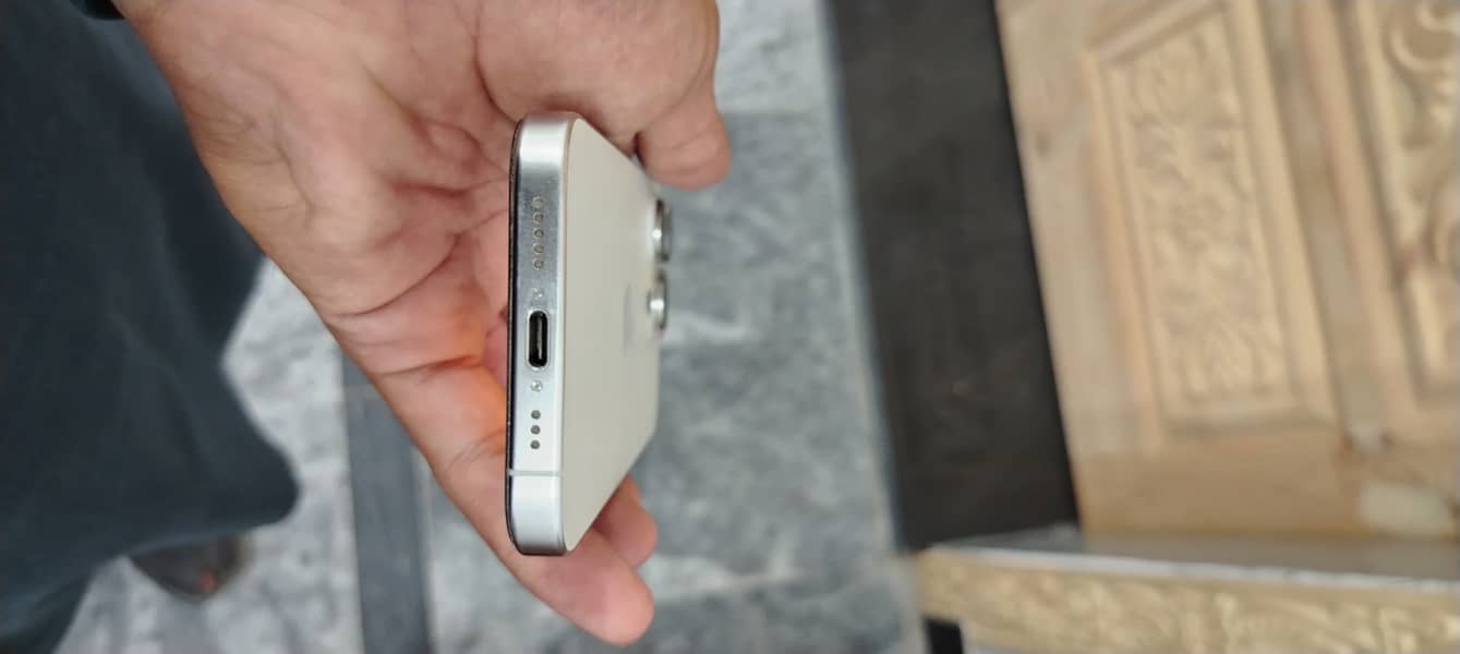 iPhone 15 pro 2