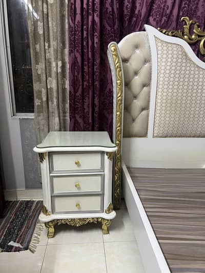 King size bed not much used for sell