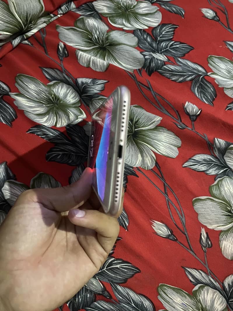 Apple iPhone 7 Plus 3