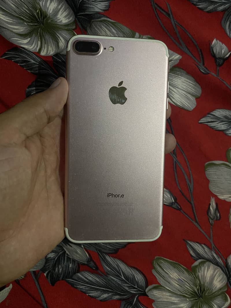 Apple iPhone 7 Plus 4