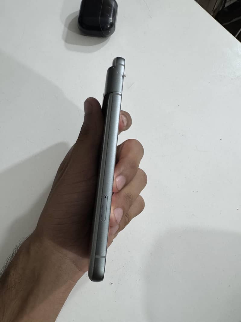 Google Pixel 8 5