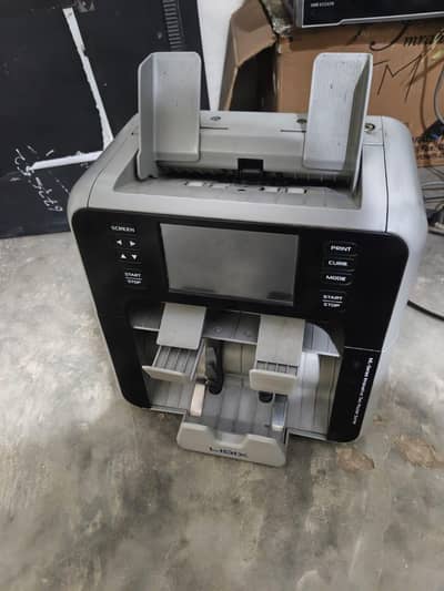 Cash counting machine