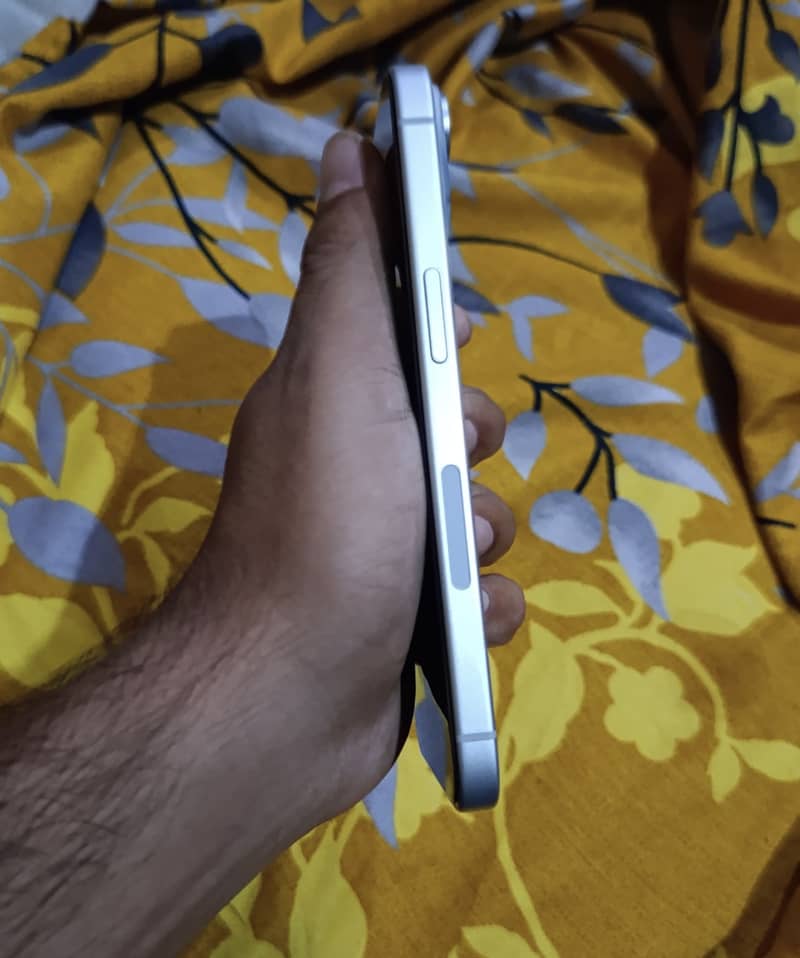 Apple iPhone 15 0