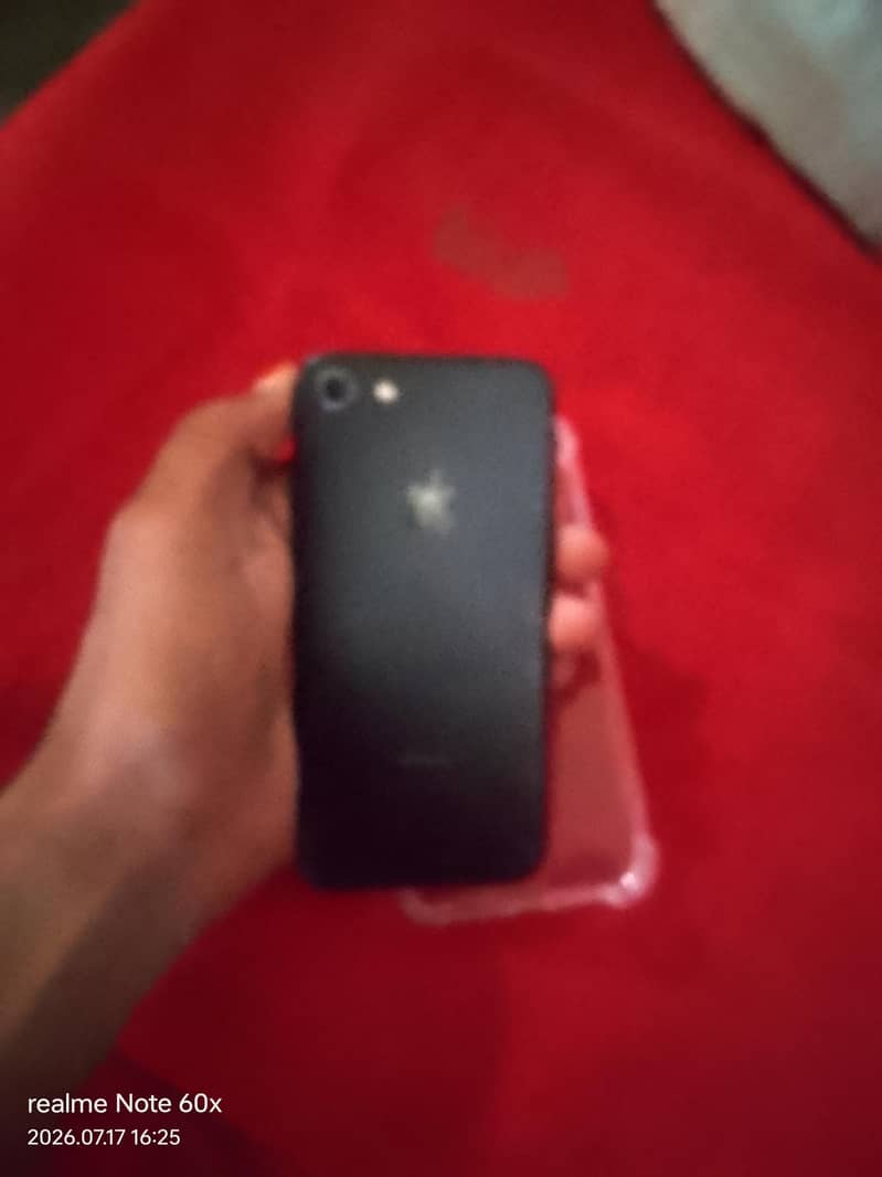 Apple iPhone 7 3