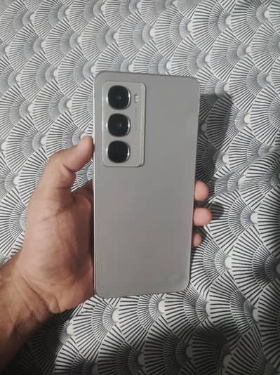 Itel City 100