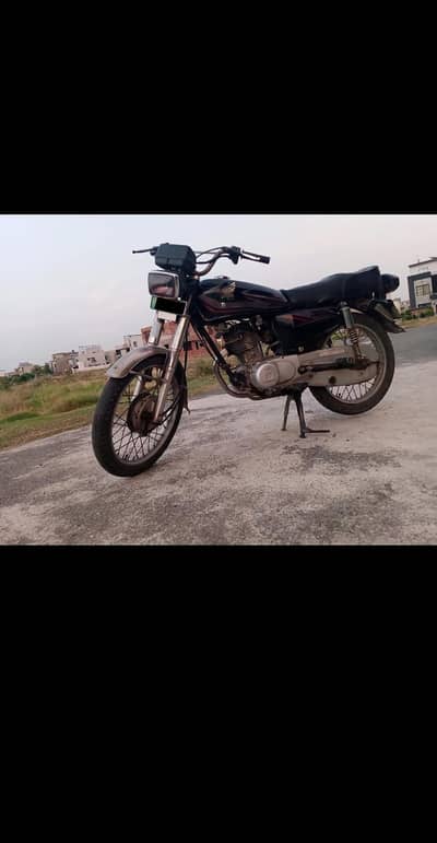 Honda 125 2016 black  Whatsapp number 0/3/3/1/7/9/3/88/2/8