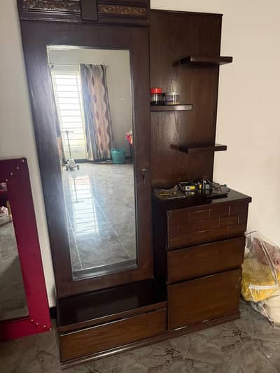 Dressing table