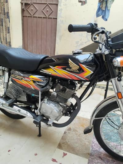 125 zero condition vip bike number 03322388290