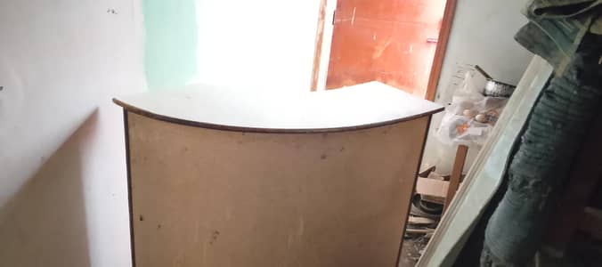 Reception counter urgent sell