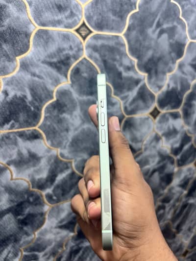 Apple iPhone 15