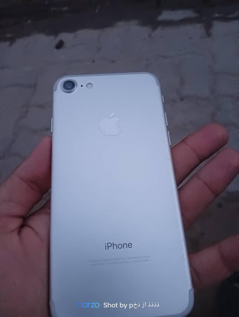 Apple iPhone 7 0
