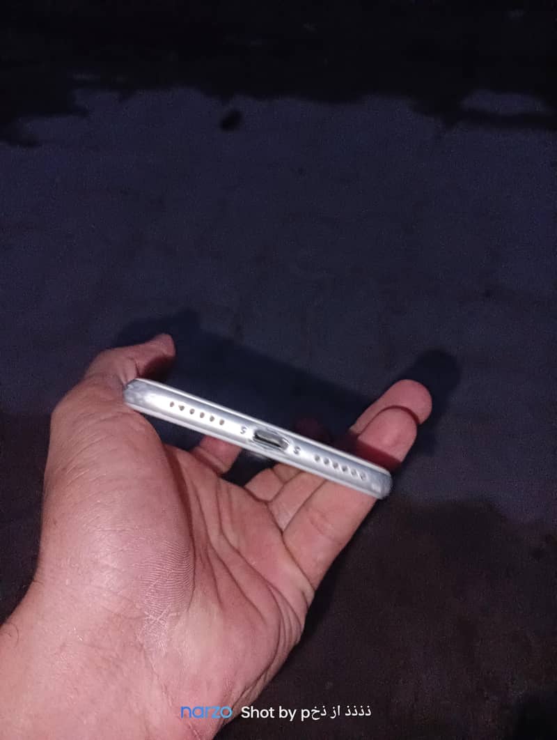 Apple iPhone 7 2