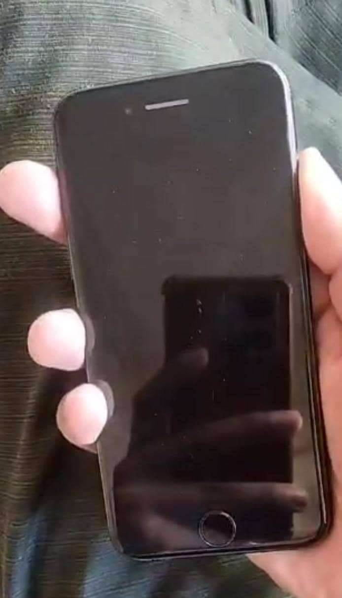 iPhone SE2020 1