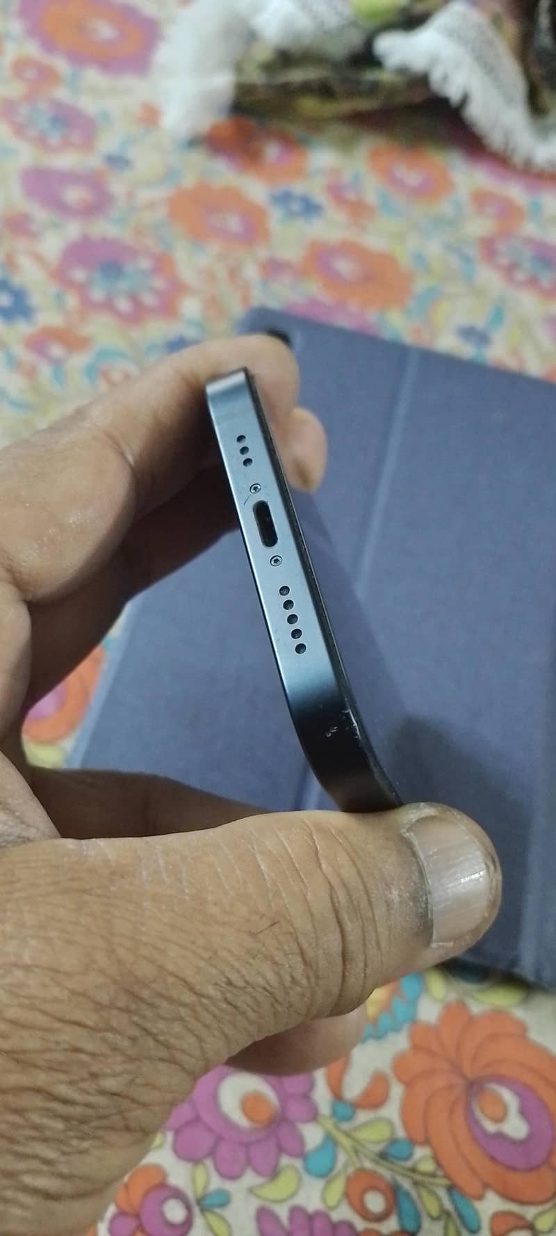 Apple iPhone 13 5