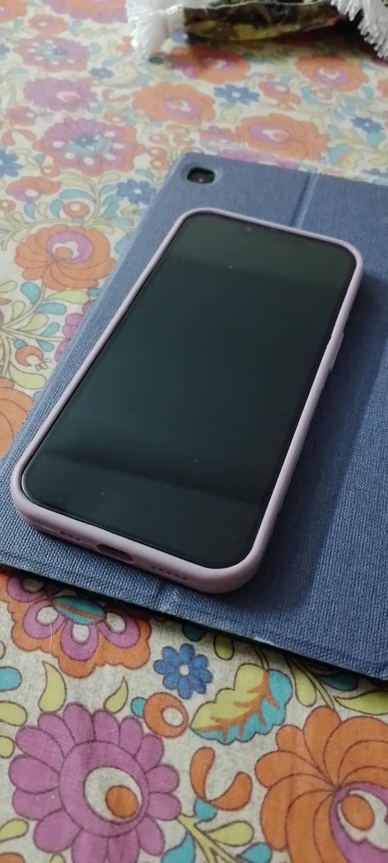 Apple iPhone 13 7