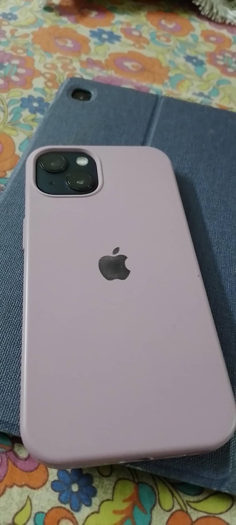 Apple iPhone 13 8