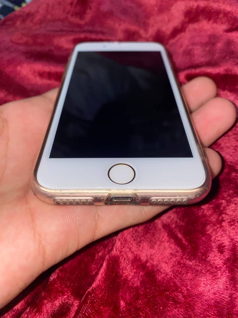 Apple iPhone 7 3