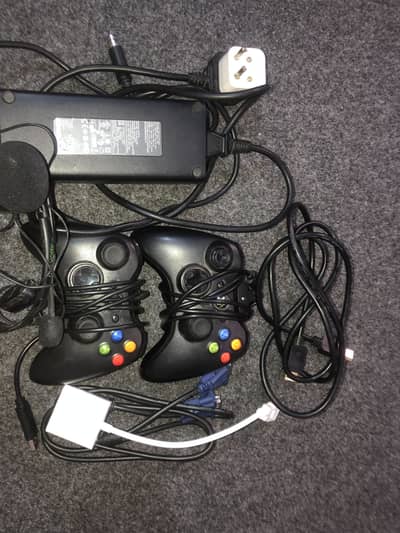 Xbox 360 slim 10/10 condition