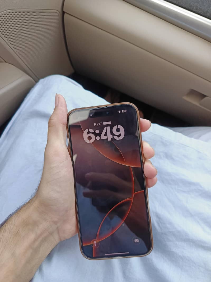 iPhone 16 Pro Max 1