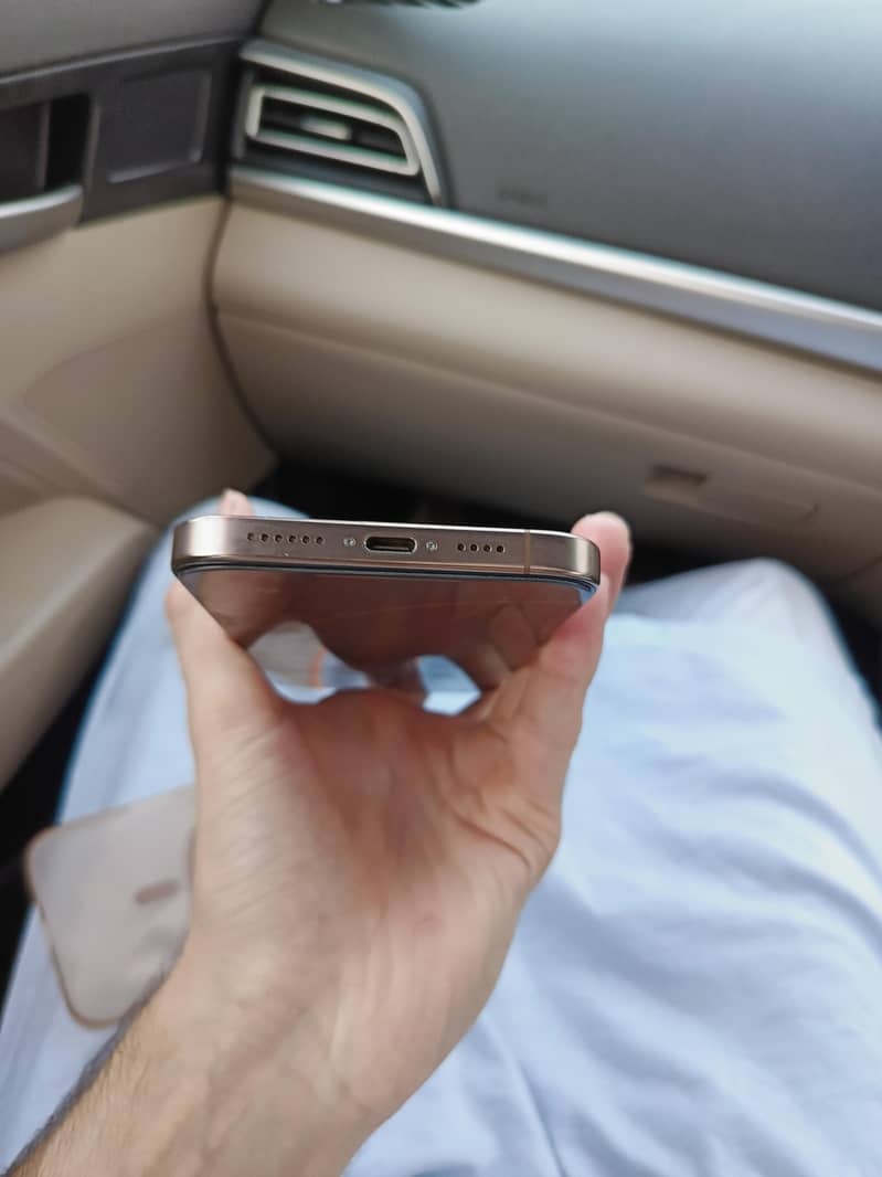 iPhone 16 Pro Max 3