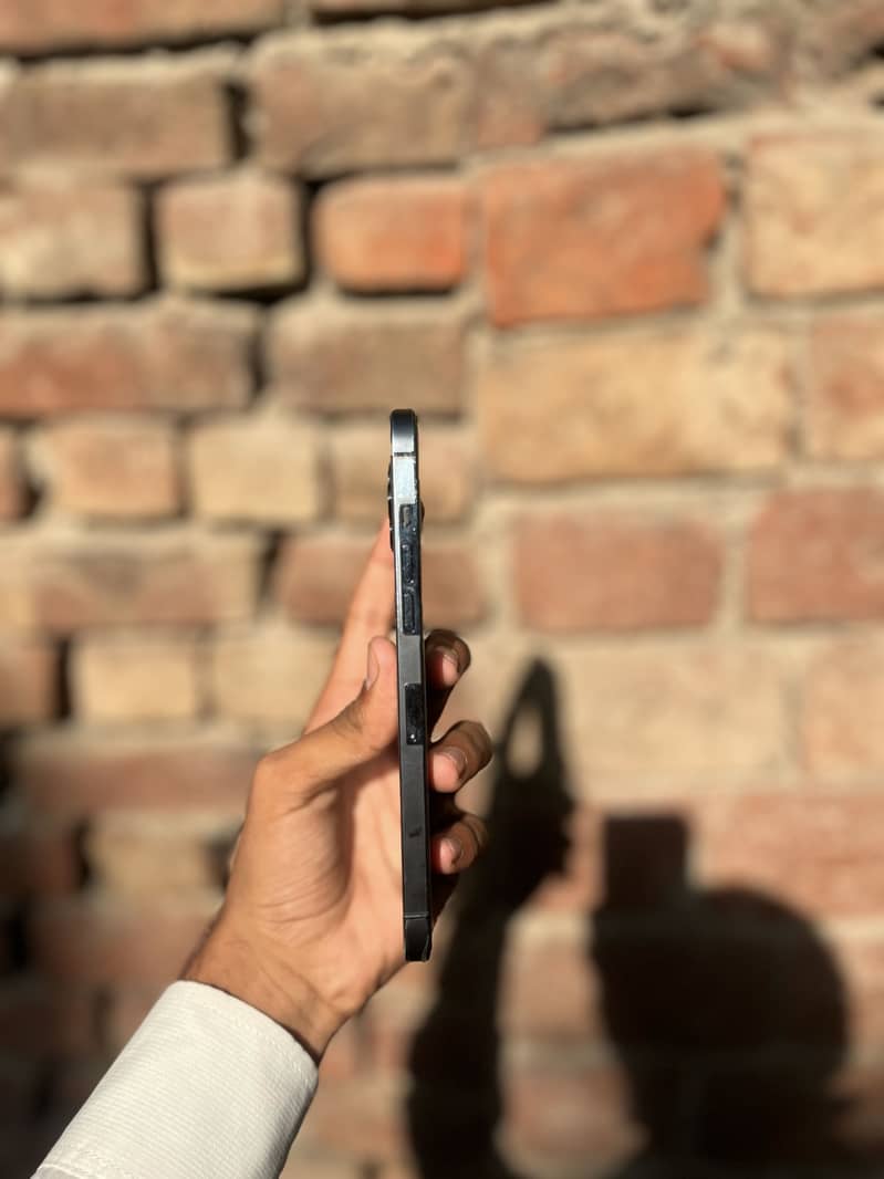 iPhone 12pro max 4