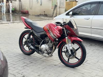 Yamaha YBR 2015