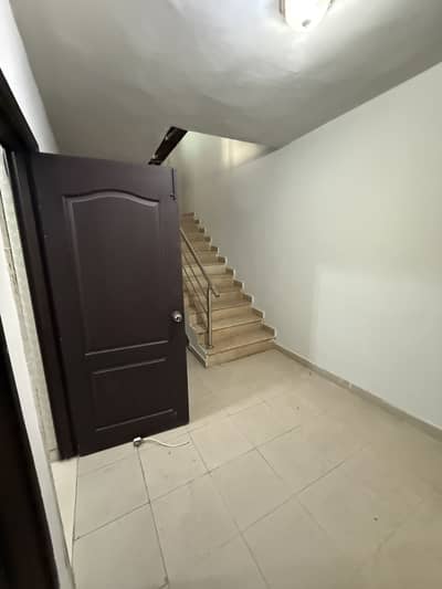 10 MARLA FACING PARK 4 BEDROOM HOUSE AVAILABLE FOR RENT