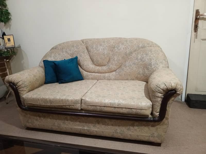 2 seater Sofa 0