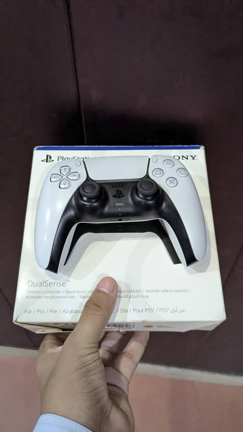 ps 5 dualsense controller 1