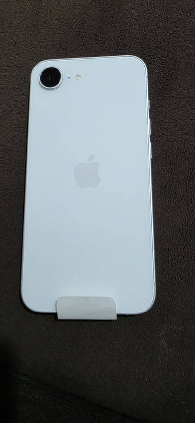 Apple iPhone 16e