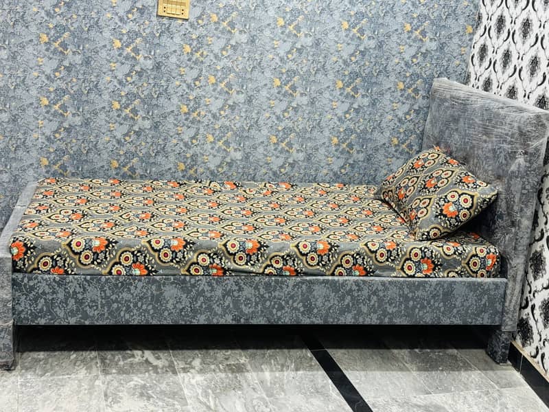 Single bed 0