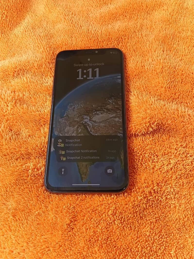 Apple iPhone X 4