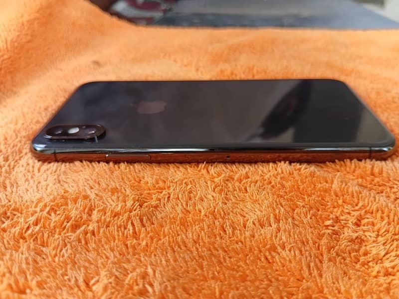 Apple iPhone X 5